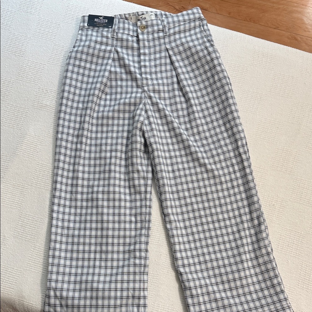 Hollister Women's Black and White Plaid Wide Leg Pants